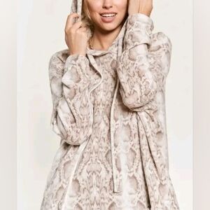 Jade By Jane Full Size Snakeskin Print Ruffle Hem‎ Hoodie